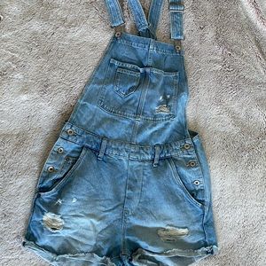 H&M Short dungaree.